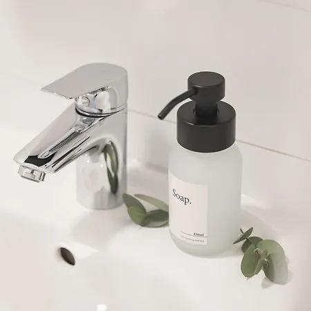 Wohlfuehl-apartment I Zentral I Balkon I Kueche 아파트