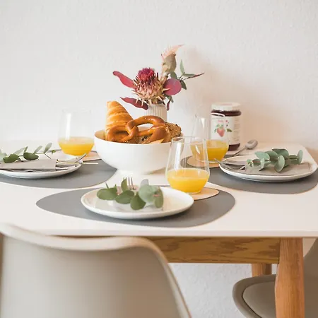 Wohlfuehl-apartment I Zentral I Balkon I Kueche 아파트